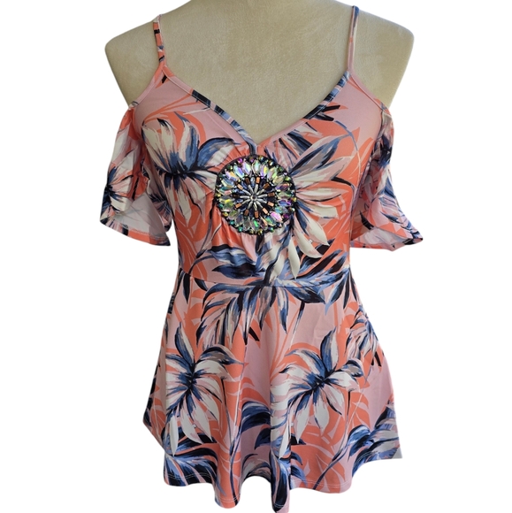 Venus NWOT Coral Embellished Jeweled Cold Shoulder Short Sleeve Top Size XS - Picture 2 of 6